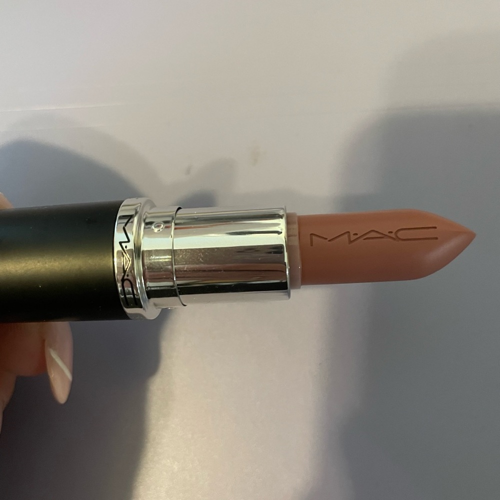 New MAC lipstick - Picture 5 of 6